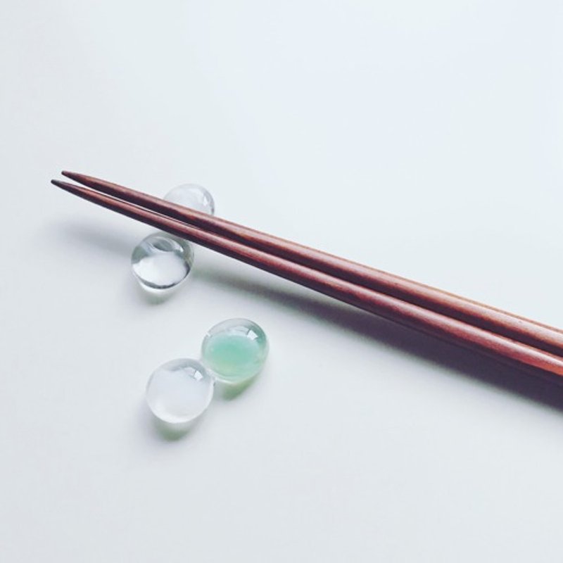 Chopstick Rest for two / White and Green - ตะเกียบ - แก้ว สีเขียว