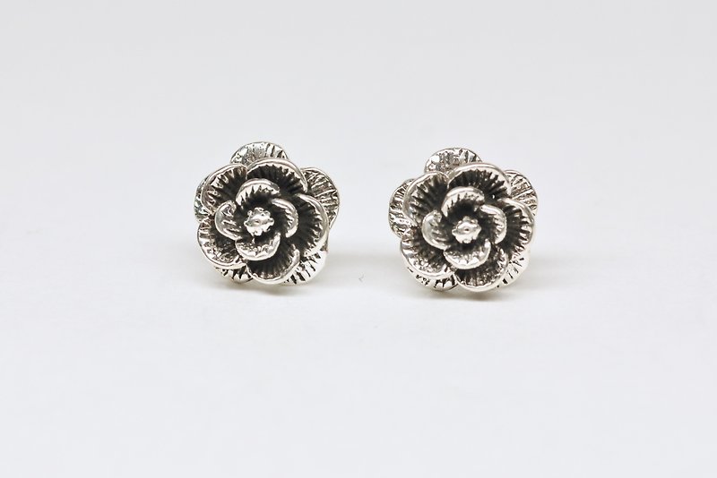 Ermao Silver[Medium Rose Earrings] Pair - ต่างหู - เงิน สีเงิน