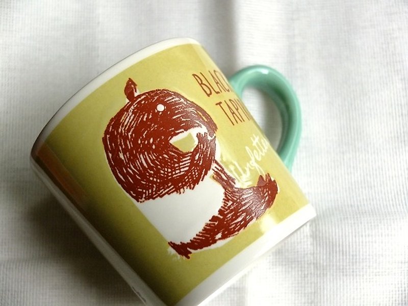 IZAWA Nippon Unfet line engraving cute animal mug Malayan tapir - Mugs - Porcelain Green