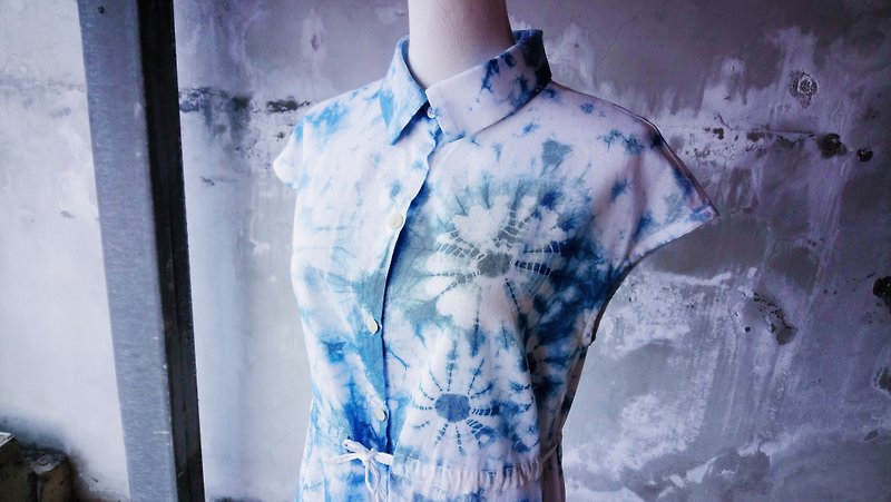 Zhiran Life-Natural blue dyed button-down shirt dress - ชุดเดรส - ผ้าฝ้าย/ผ้าลินิน 