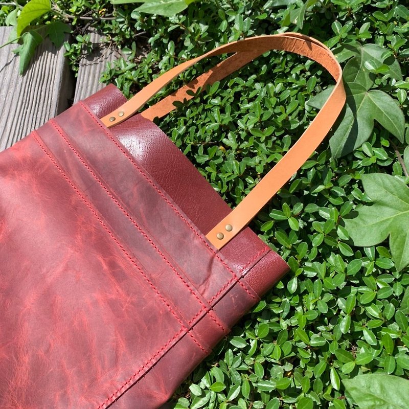 Dark red two-color oil Wax leather small bag is the only one that will never hit the bag - กระเป๋าถือ - หนังแท้ สีแดง