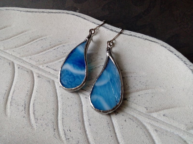 Blue glass earrings. stained glass tiffany leaf. sky-blue mosaic earrings. - ต่างหู - แก้ว สีน้ำเงิน