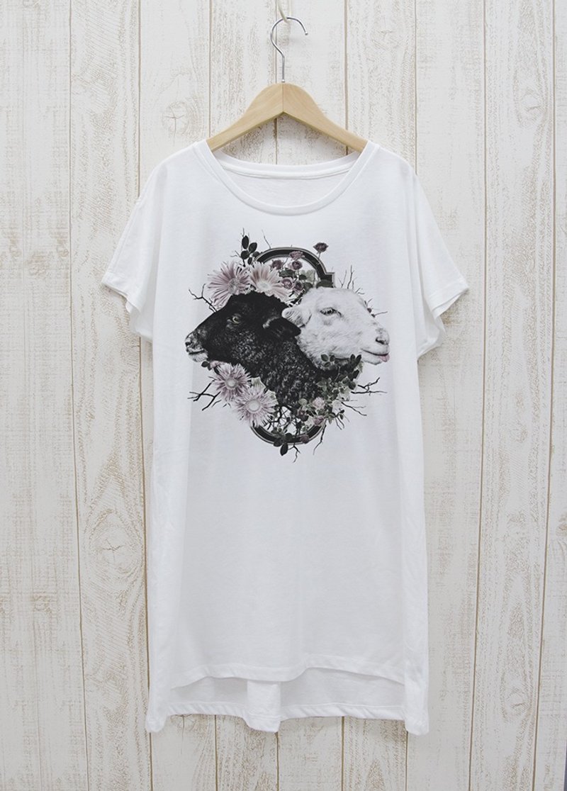 ronronSHEEP One Piece Tee Flower Frame White / R034-O-WH - เสื้อฮู้ด - ผ้าฝ้าย/ผ้าลินิน ขาว