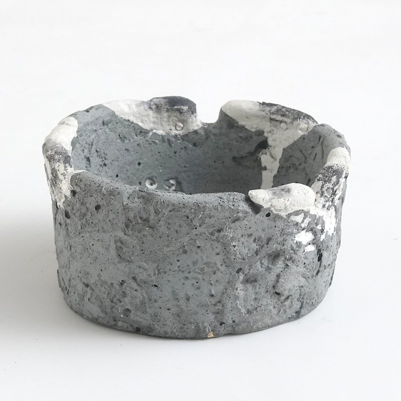 Cement ashtray - Items for Display - Cement 
