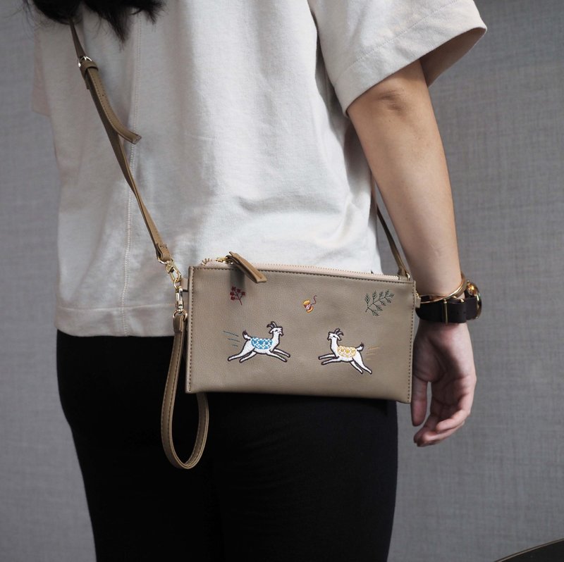 Goat long wallet -錢包 กระเป๋า grey bag - Wallets - Thread Gray