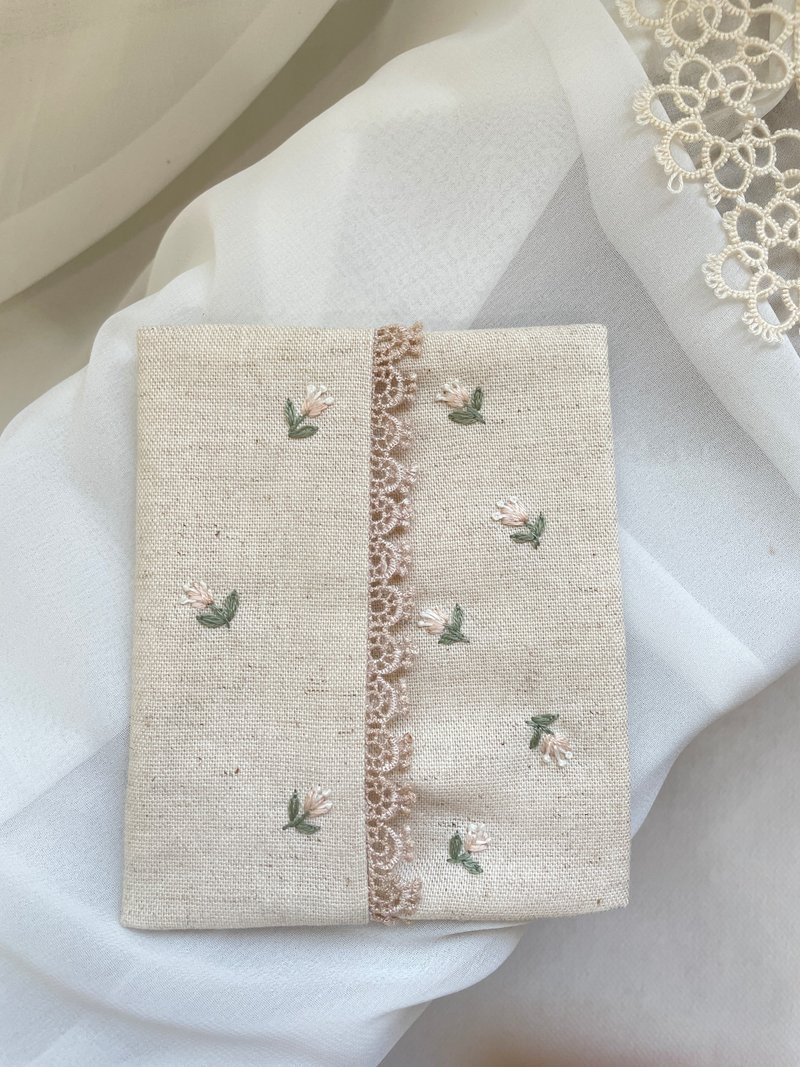 【芳小姐手作】刺繡小物 隨身面紙收納包 謝師禮物 禮物 畢 - 其他 - 棉．麻 粉紅色