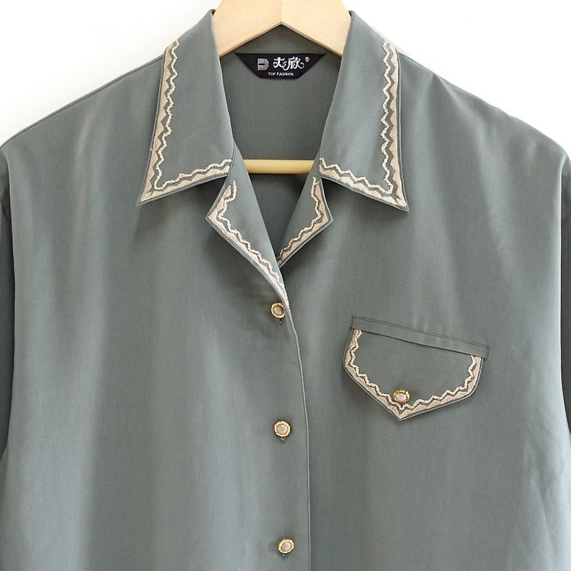 │Slowly│ Embroidered diamond edge - vintage shirt │vintage. Retro. Literature - Women's Shirts - Polyester Multicolor