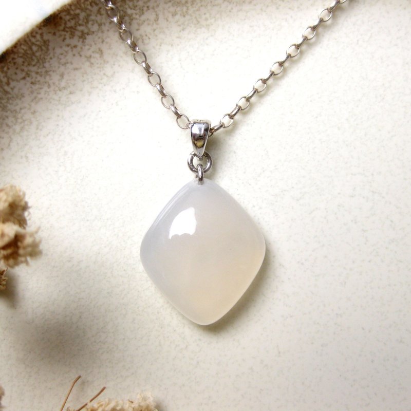 Christmas Ornaments Christmas Gift Box|Style Jade Pendant-Rhombus White Chalcedony/Simple and easy to match/ - สร้อยคอ - หยก ขาว