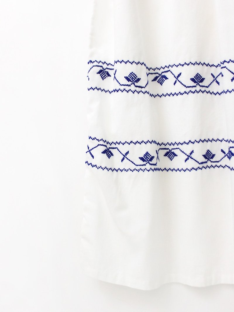 【RE0602MD037】 early summer blue national wind embroidery white American Mexican embroidery ancient dress - One Piece Dresses - Cotton & Hemp White