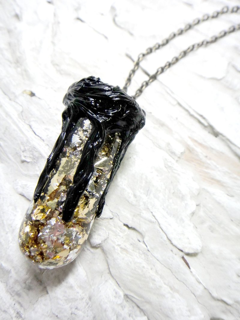 O.B.K 系列 金箔鳥巢玻璃筒頸鍊  銀箔  水晶柱 軟膠 黑色 黑暗系 - 項鍊 - 玻璃 金色