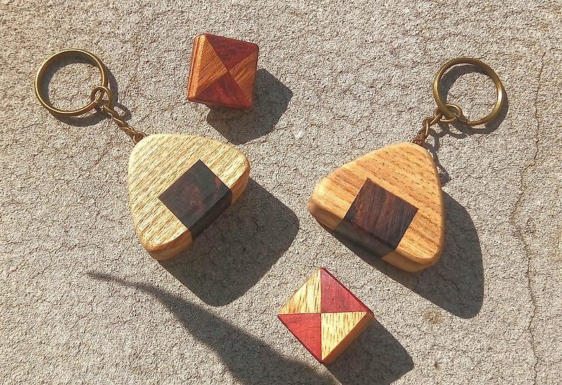 【Rice Ball Series】A small rice ball key ring - Keychains - Wood Brown