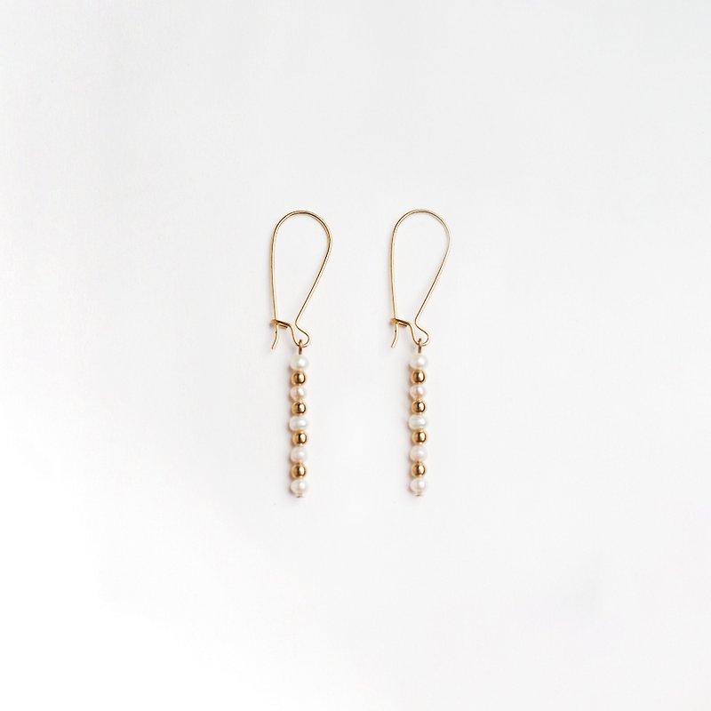 珍珠綢緞耳環 (長勾) - Pearl Satin earrings (fish needle) - 耳環/耳夾 - 珍珠 金色
