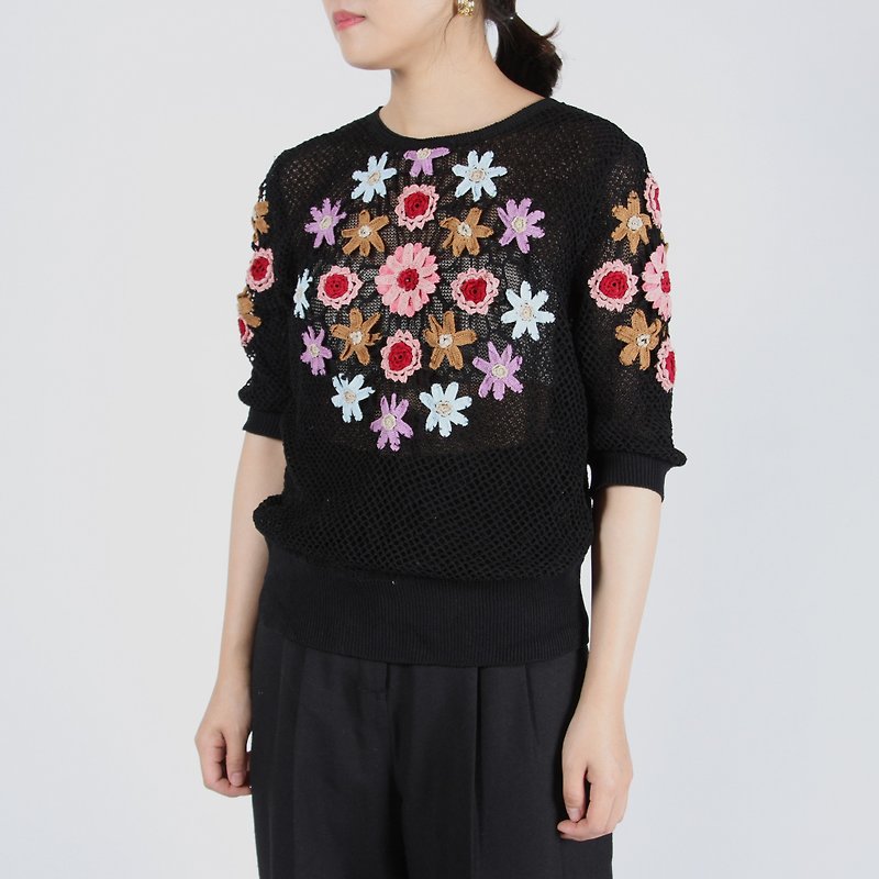 [Egg Plant Vintage] Three-dimensional knitting vintage blouse - Women's Tops - Cotton & Hemp Black