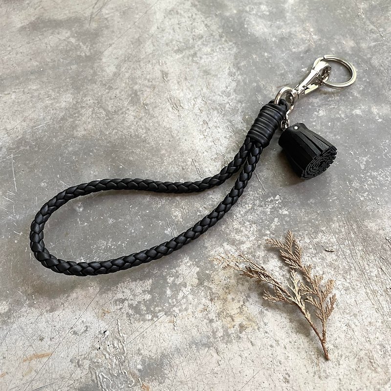 Leather Braided Key Ring/Charm Customized Gift - Keychains - Genuine Leather Black