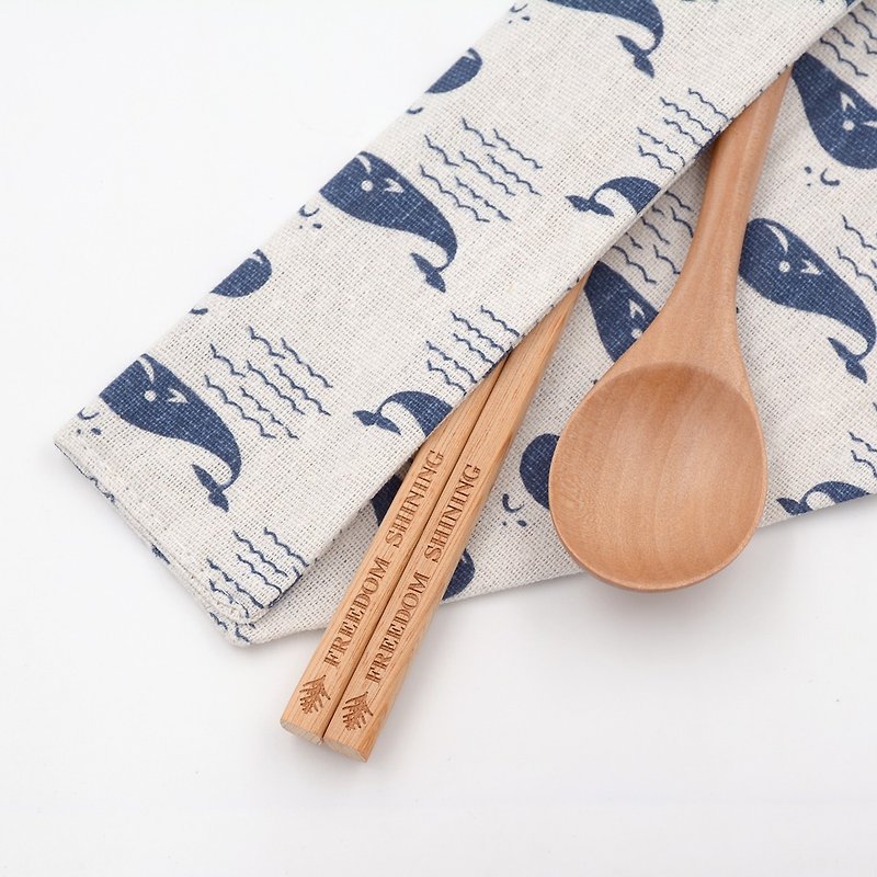 台灣檜木環保筷組-鯨魚海洋款|可刻中英字專屬個人的餐具方便攜帶 - 筷子/筷架 - 木頭 金色