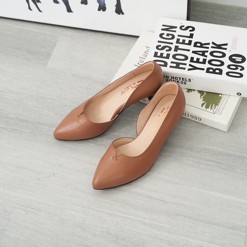 Side open wide last pointed toe low heels 4cm brown - High Heels - Genuine Leather Brown