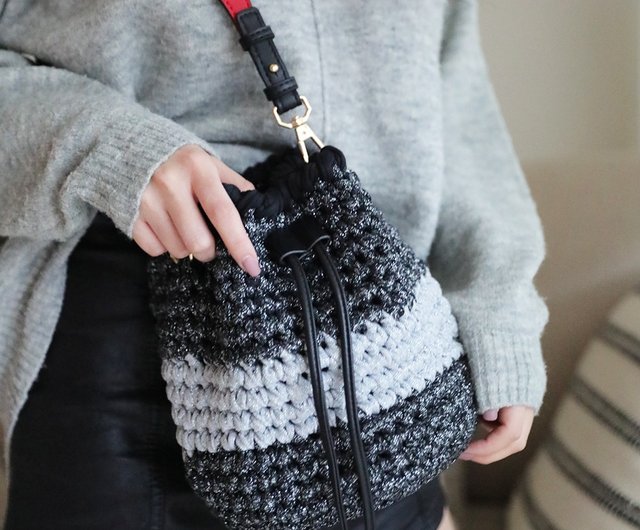LYN 編み物 PU  巾着型 M Bucket Bag バケットバッグ 2WAY 蝶 2way バケットバッグ 編み込みショルダーバッグ 巾着ポーチ