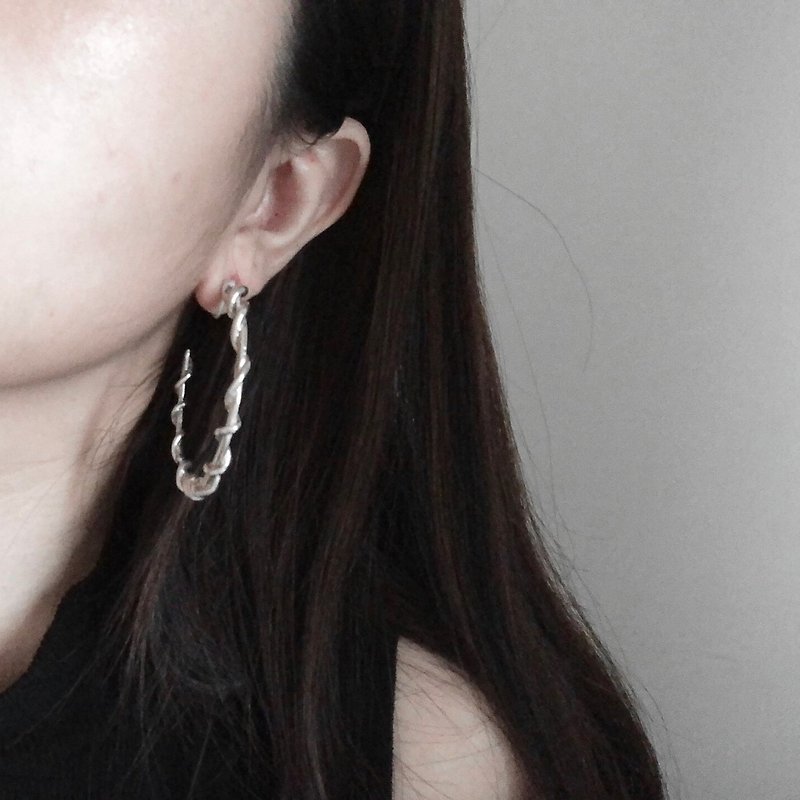 || chun x chun || × vine × 925 sterling silver climbing vine earrings - ต่างหู - เงินแท้ สีเงิน