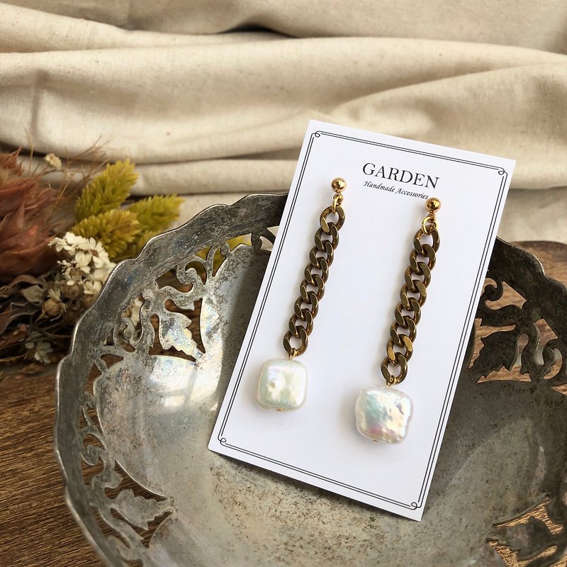 Chain Square Baroque Pearl Earrings - ต่างหู - ไข่มุก ขาว
