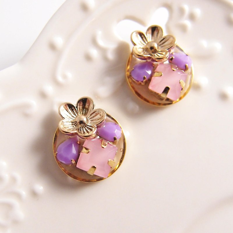 Spring flowers 【CR0214-P】 x clip-style earrings ● stainless steel, silicone ear [pink opal flowers] - ต่างหู - เครื่องเพชรพลอย สึชมพู