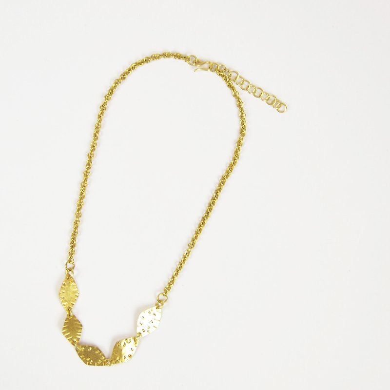 Wuling Fair Trade necklace _ - สร้อยคอ - โลหะ สีทอง