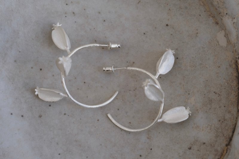 Dioscorea tokoro motif pierced earrings - Earrings & Clip-ons - Other Metals Silver