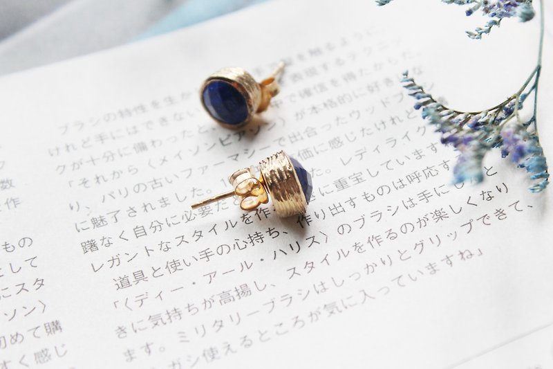 September birthstone-Lapis lazuli lapis lazuli silver 22k starry sky simple earrings - Earrings & Clip-ons - Gemstone Blue