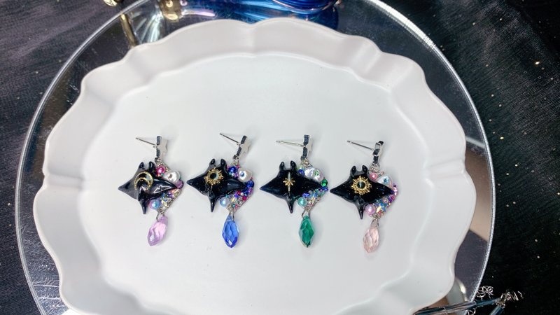 [2024 Halloween Limited] Diamond-shaped magic circle-one-ear earring - Earrings & Clip-ons - Resin Multicolor