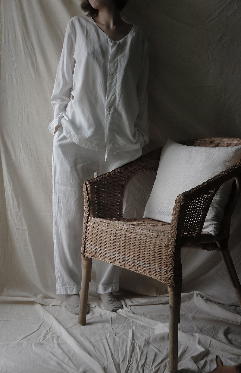 パジャマ刺繡テンセル付きホワイトパジャマセット - 部屋着・寝巻き - シルク・絹 ホワイト