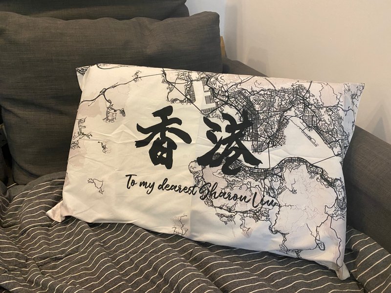 【現貨 香港手信移民禮物】未來見 香港地圖抱枕 文字定制 - 枕頭/抱枕 - 聚酯纖維 白色