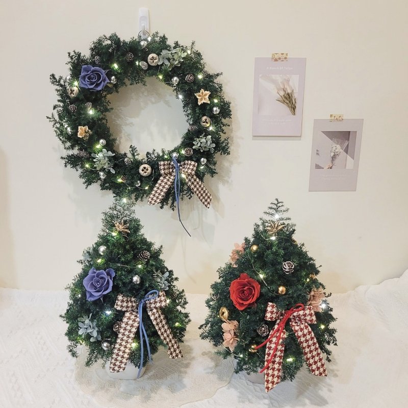 Everlasting Christmas tree. Everlasting wreath. There are lights. Christmas gift box - Dried Flowers & Bouquets - Plants & Flowers 