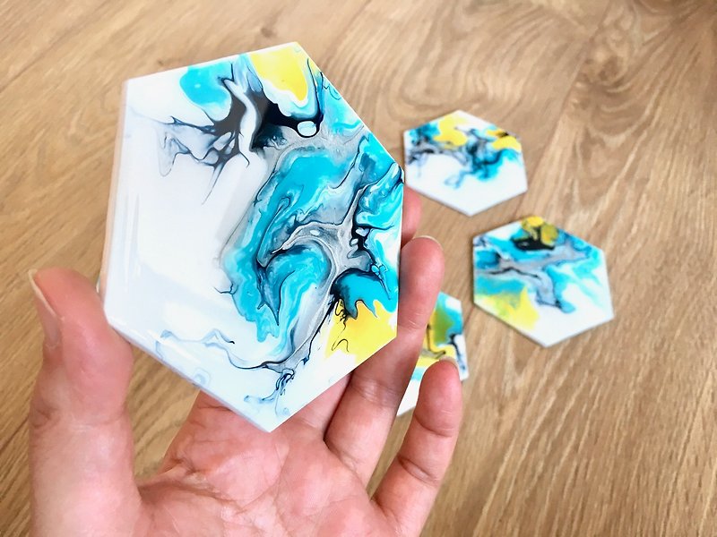 Hand Painted with Resin finished Wood Coaster, Home Gift, Functional Art - ที่รองแก้ว - ไม้ สีน้ำเงิน