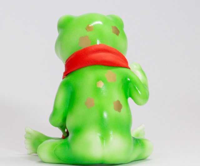 Frog feeding milk to a baby dragon of the Dragon zodiac sign - Shop  Sasuraidou Items for Display - Pinkoi