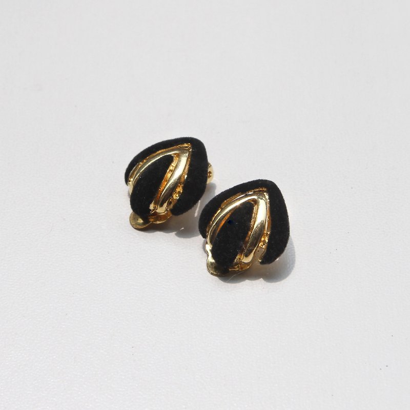 [An old egg plant] Showa retro clip antique earrings - ต่างหู - โลหะ สีดำ