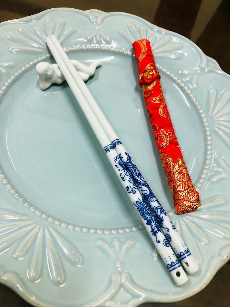 青花瓷系列 中國風 陶瓷筷子筷架組 婚禮小物 探房禮 桌上禮 - 筷子/筷子架 - 瓷 白色