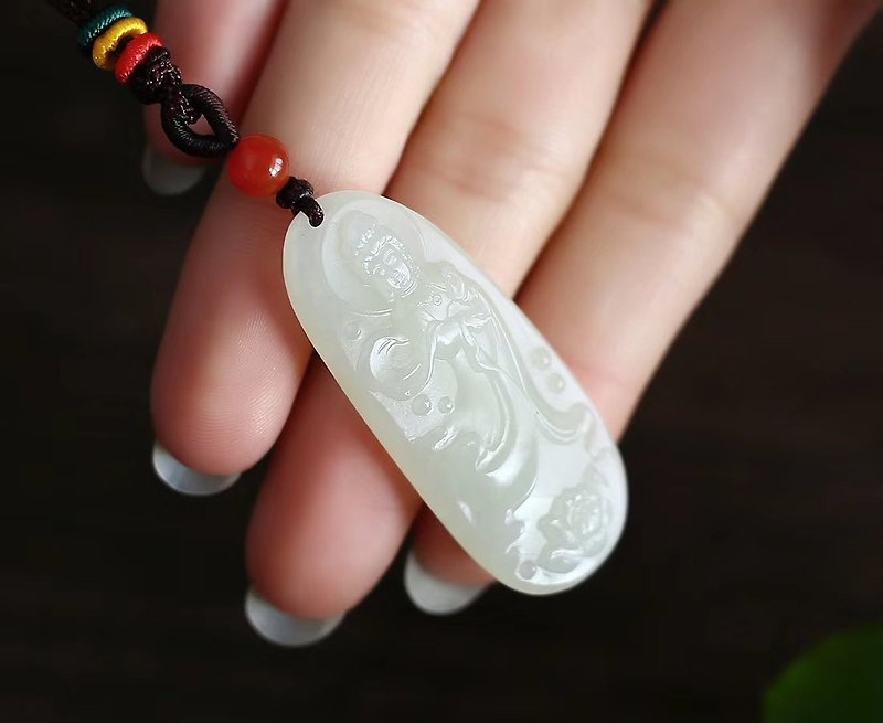 [Welfare price] natural Hetian jade lotus guanyin pendant / with high-grade braided rope - Necklaces - Jade 