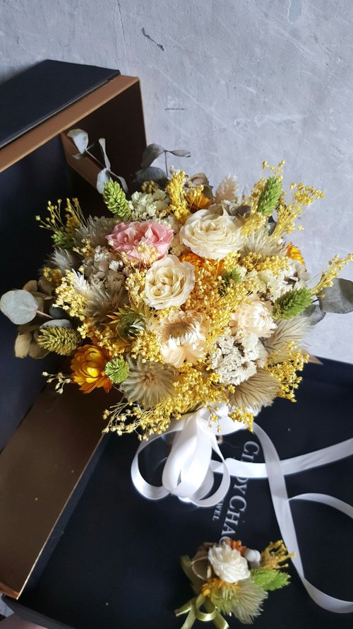 Haizang Design│Light Laiya. Shining Extraordinary Lyme Yellow-green Dry Flower-No Withered Flower Bouquet/Groom