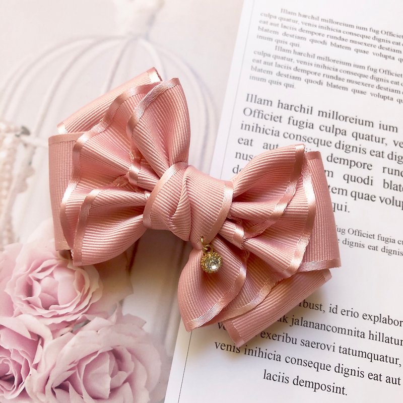 Fresh and simple temperament bow spring clip / powder skin - Hair Accessories - Other Materials Pink