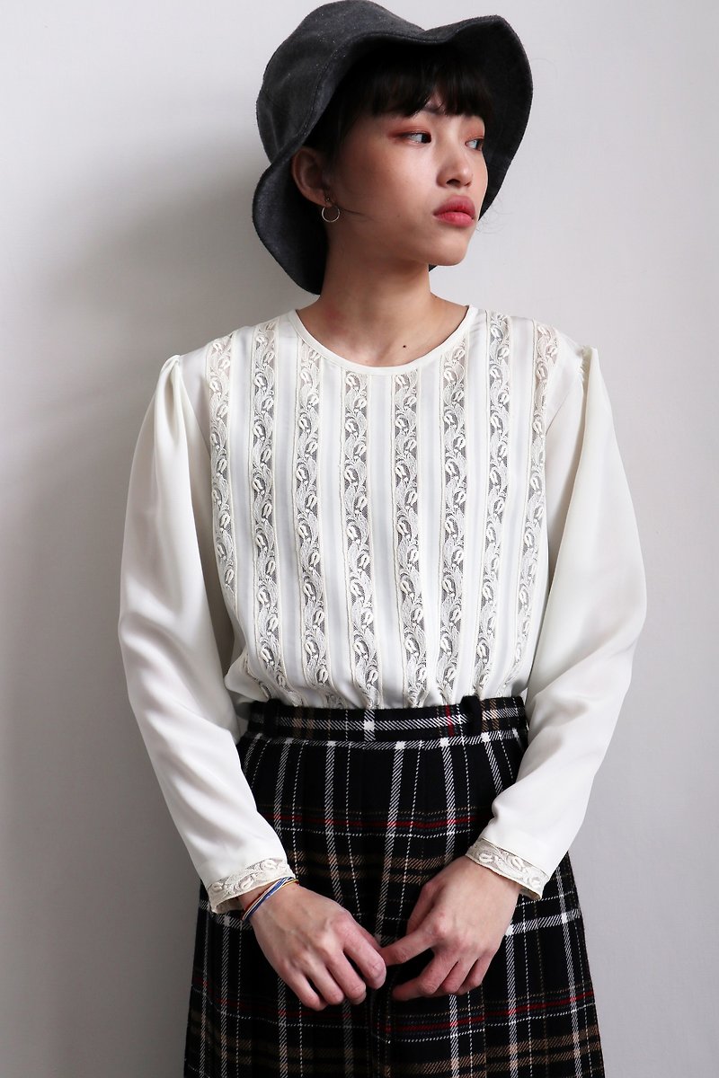 Pumpkin Vintage. Vintage round neck chiffon blouse - Women's Shirts - Polyester 