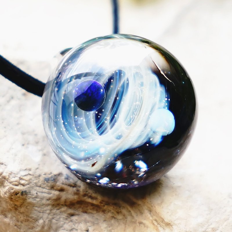 Mysterious microcosm world 2 kinds of opal, space glass pendant with meteorite Genuine meteorite entering star Glass Japanese construction Japanese handmade production handmade free shipping - Necklaces - Glass Blue