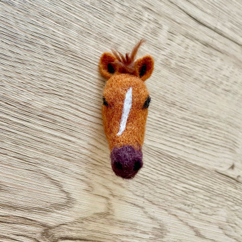 horse face brooch - เข็มกลัด - ขนแกะ สีนำ้ตาล