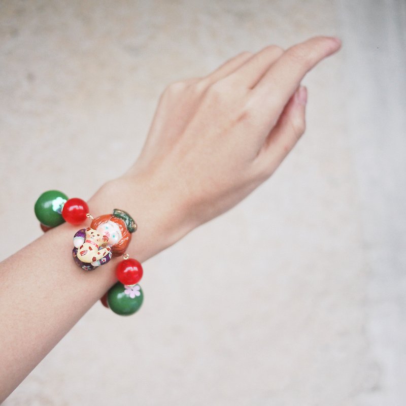 Clay bracelet Christmas sense xmas red and green contrast retro bracelet - สร้อยข้อมือ - ดินเหนียว สีเขียว
