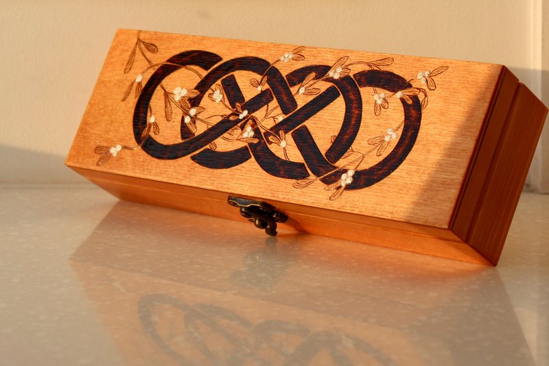 ヤドリギ リベンジ インフィニティ タイムズ インフィニティ 木箱 カスタマイズされたギフト - 収納用品 - 木製 ブラウン