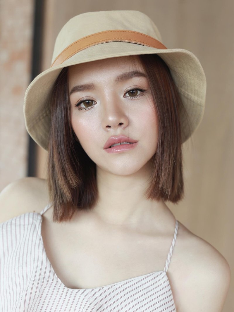 Canvas pork pie hat with leather strap - 帽子 - 棉．麻 