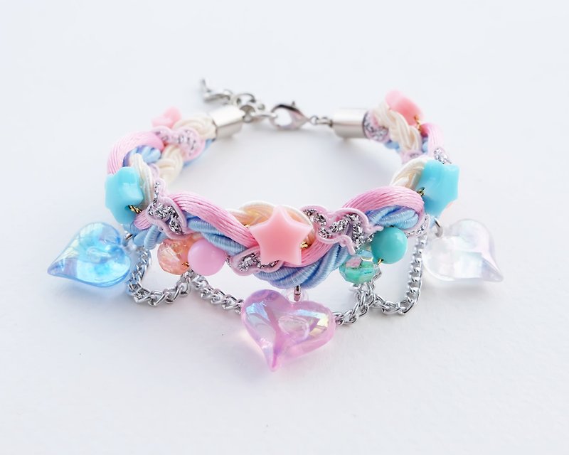Heart chain braided bracelet in pink/blue/cream - สร้อยข้อมือ - วัสดุอื่นๆ หลากหลายสี