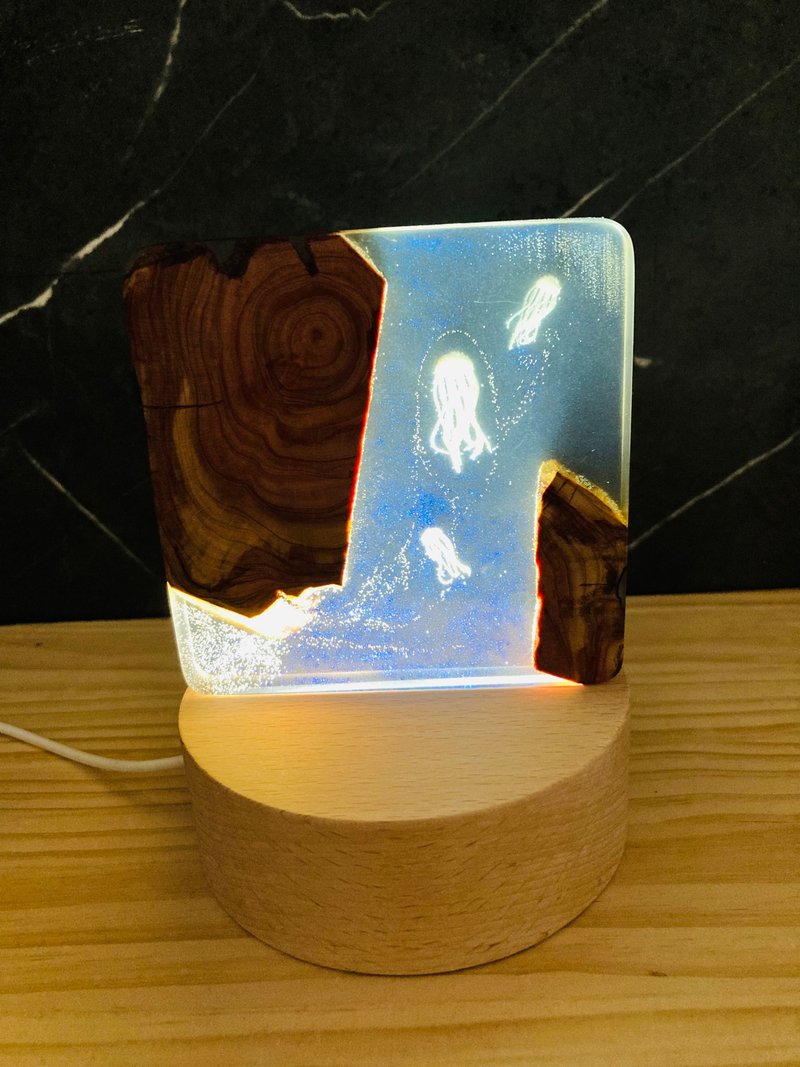 龍柏木水母LED小夜燈 - 燈具/燈飾 - 樹脂 透明