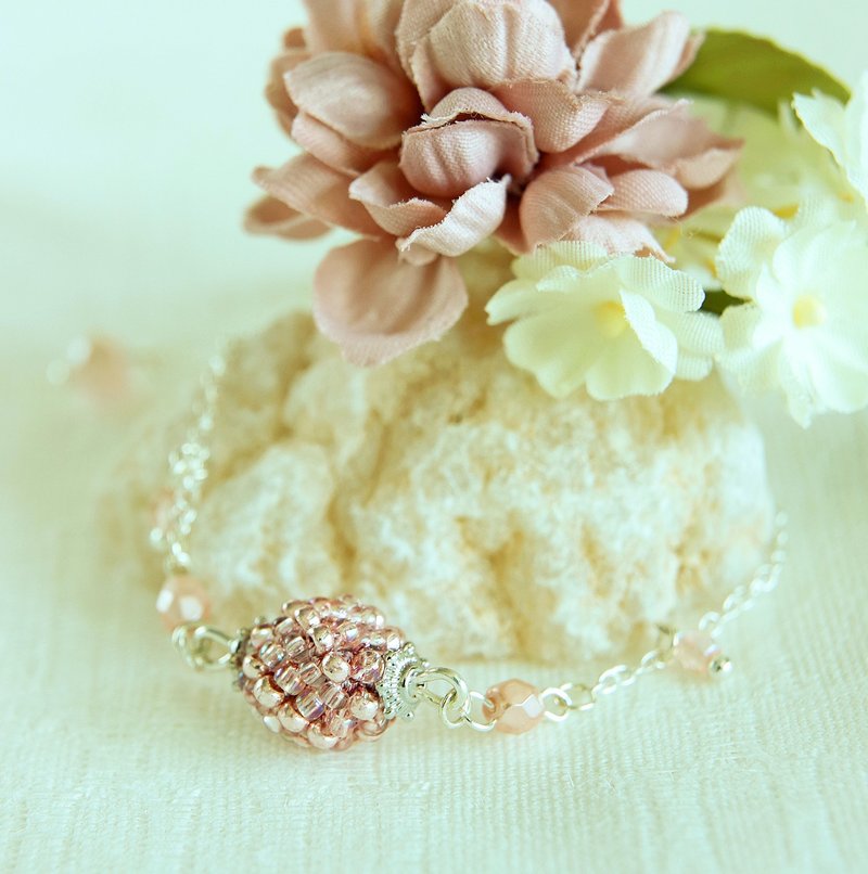 Rose Water Wavelet Bracelet Gentle Water Wave Czech Japan Glass Beads Beaded Fine Weaving - สร้อยข้อมือ - แก้ว สึชมพู