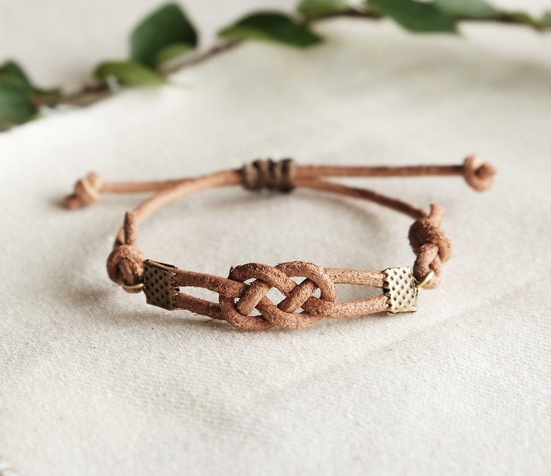 Infinity genuine leather in natural tan bracelet unisex adjustable bracelet - 手鍊/手鐲 - 真皮 咖啡色
