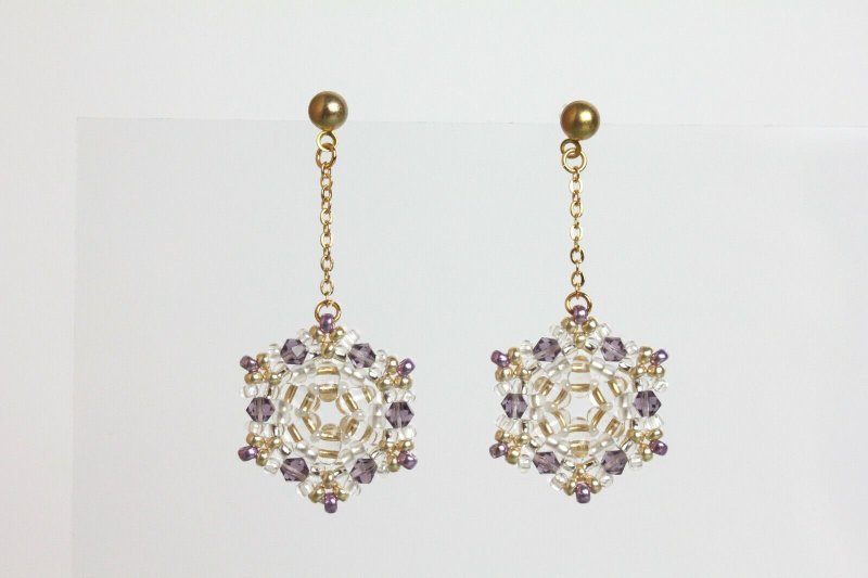 Beaded Snowflake Earrings Small Dangle Earrrings Dainty Bead Woven Earrings - 耳環/耳夾/耳骨夾 - 玻璃 白色