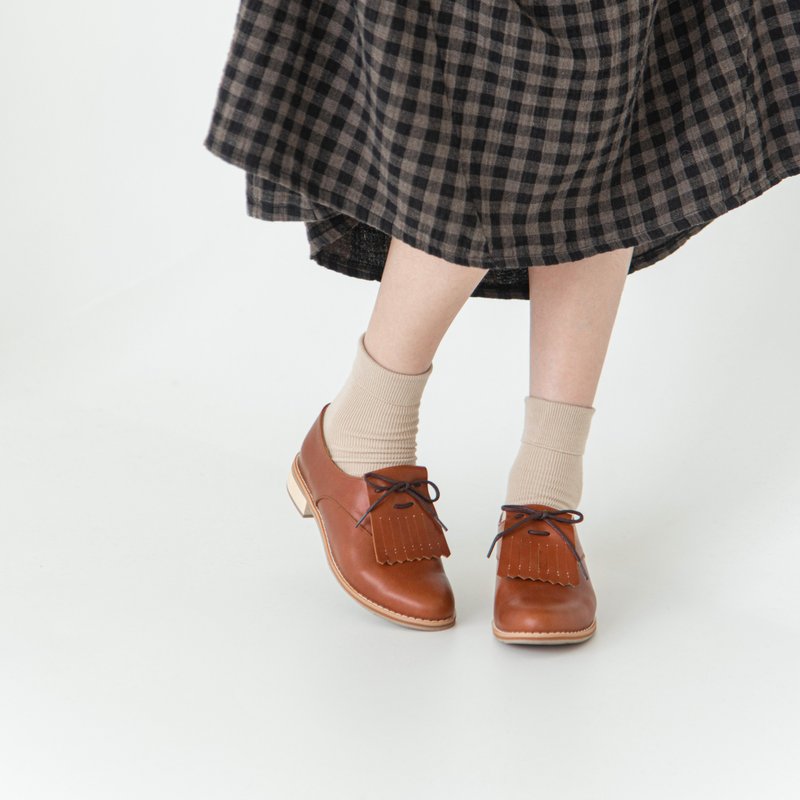 Flower and tassel loafers_ red Brown - รองเท้าหนังผู้หญิง - หนังแท้ สีนำ้ตาล